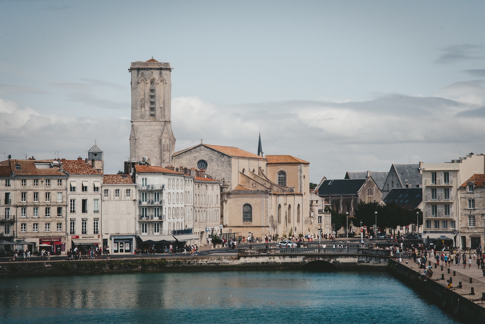 Comment bien choisir son dentiste à la Rochelle ?