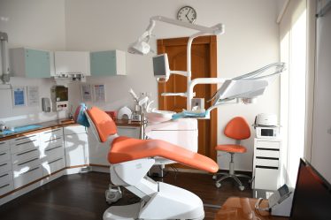 Comment bien choisir son dentiste à la Rochelle ?