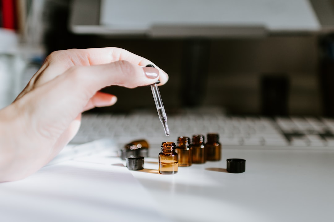 Avec quoi mélanger huile de CBD : 7 idées simples et efficaces à essayer chez vous